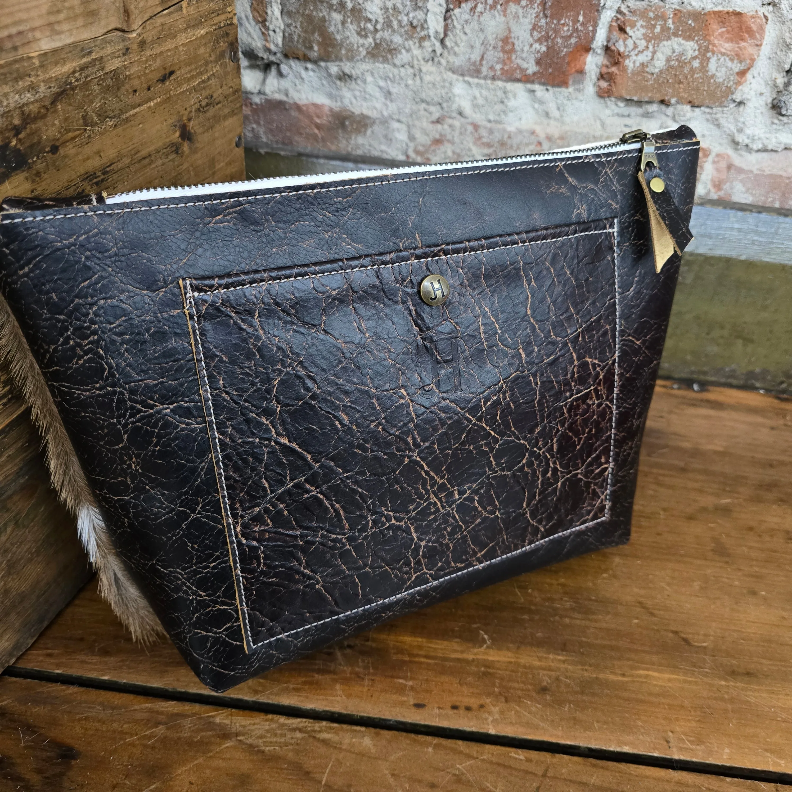 Axis Travel Makeup Bag (Dark Chocolate Crackle)