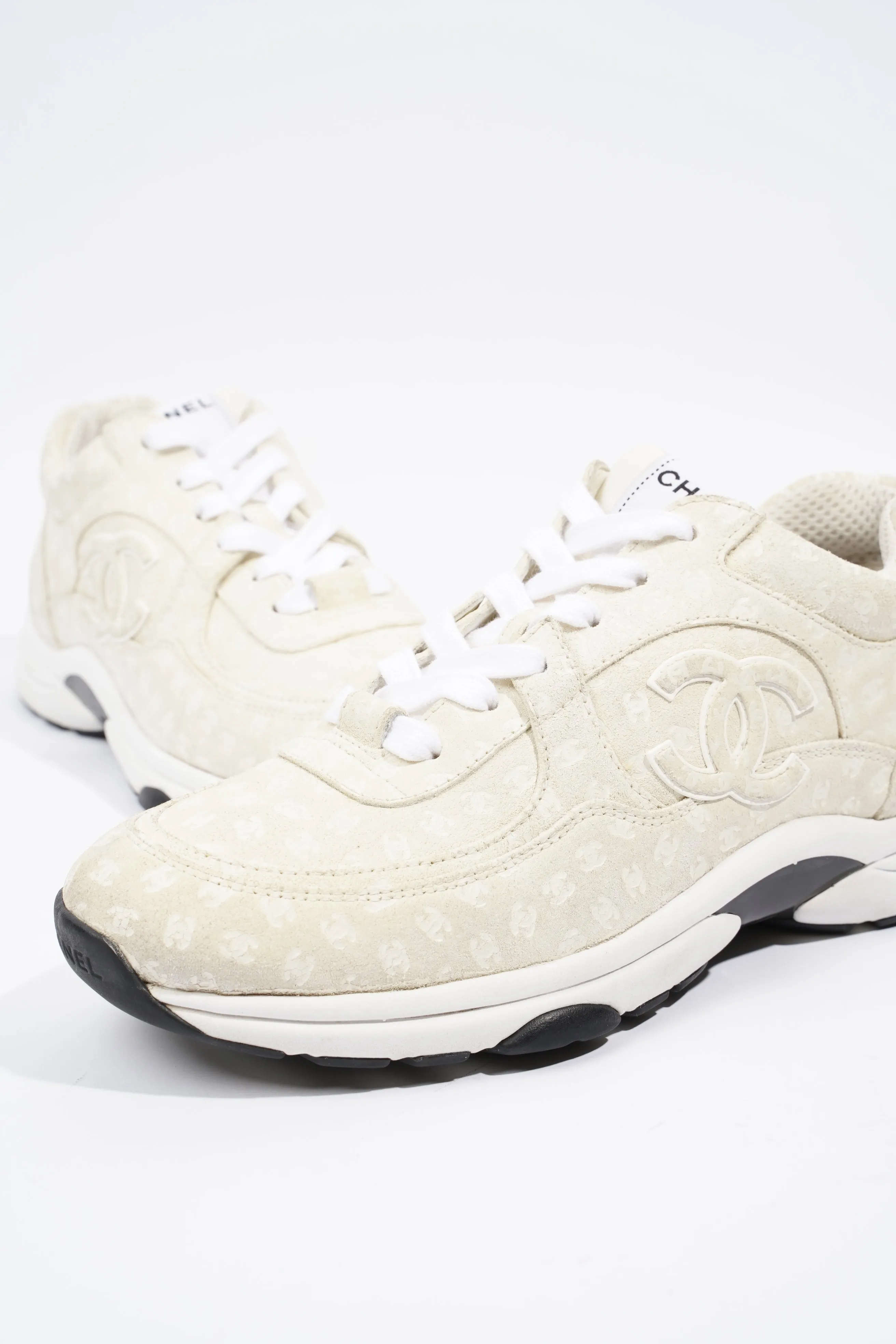 Chanel CC Logo Cream   White Suede EU 39.5 UK 6.5