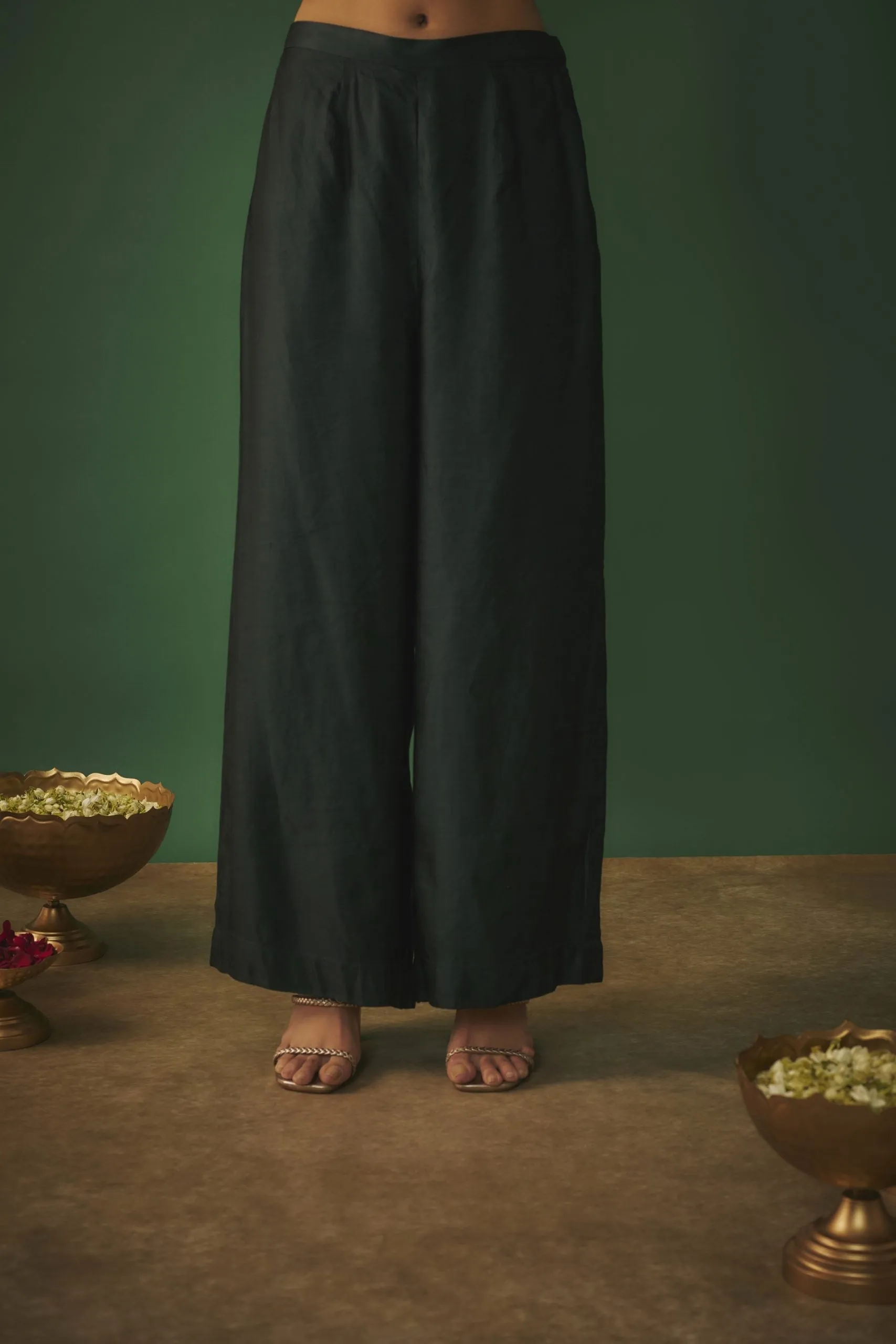 EMERALD GREEN MIRROR WORK EMBROIDERED KURTA PANT SET