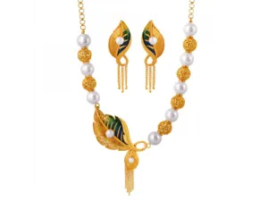 Exclusive Chic 22k Gold Necklace And Earring Jewellery Set With Pearls