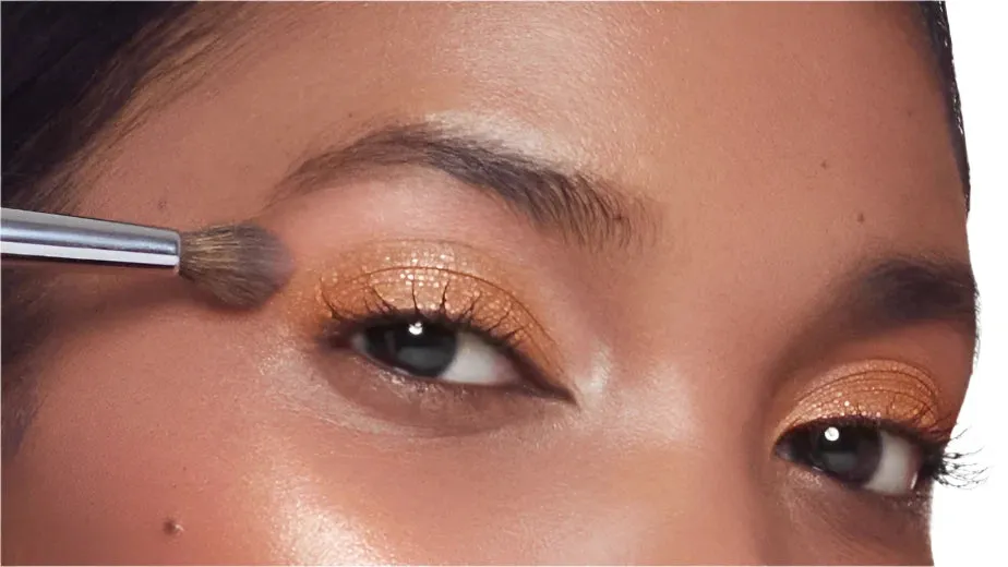 Eye Shadow Striking