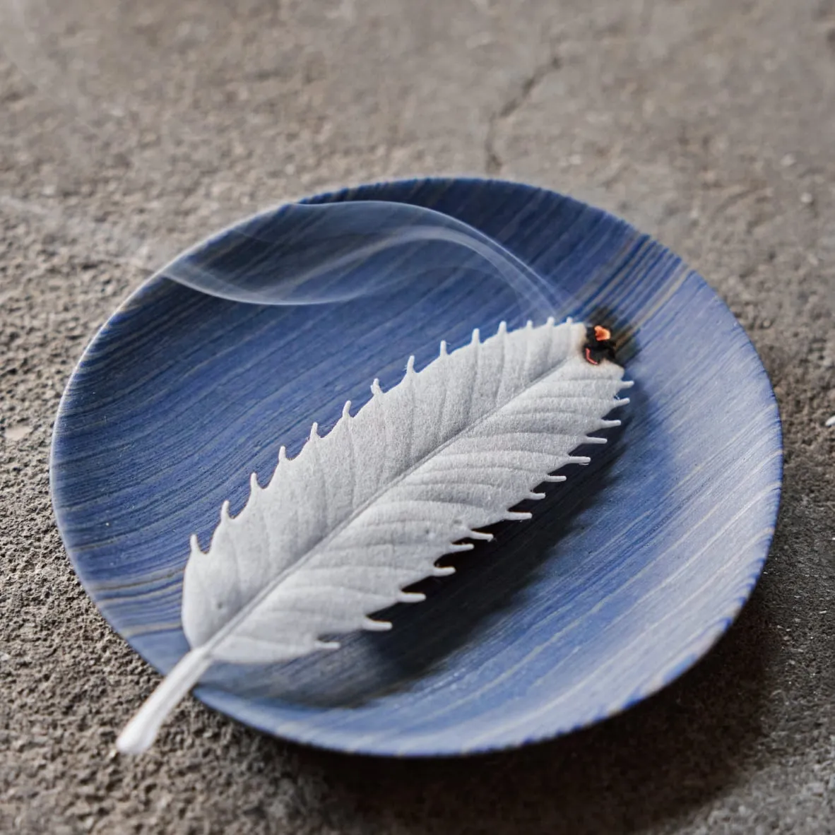 HAKO Paper Leaf Incense (Winter) - Sweet Ginger