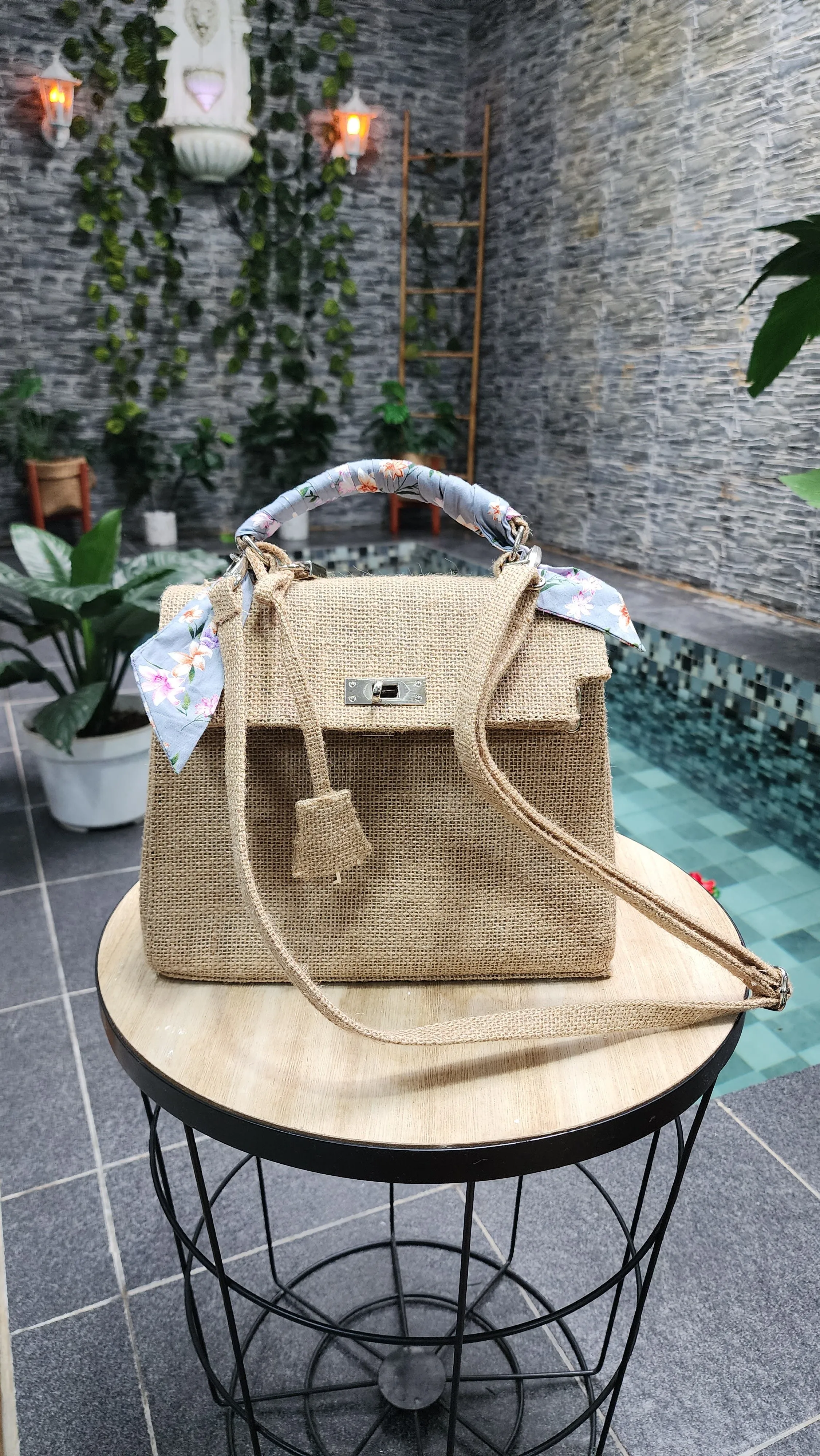 Handmade burlap / jute bag, Small size (25cm)_style 2