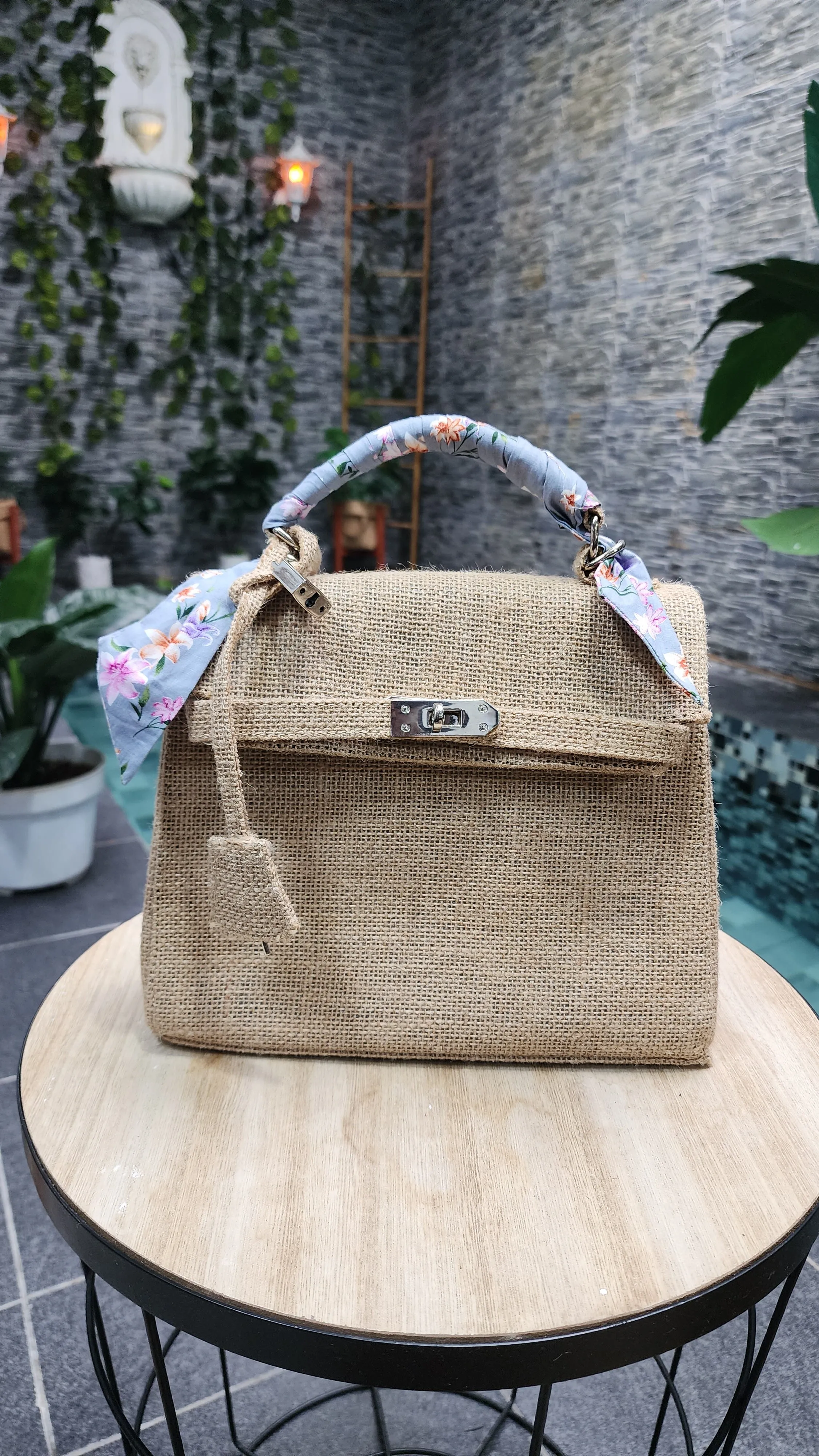 Handmade burlap / jute bag, Small size (25cm)_style 2