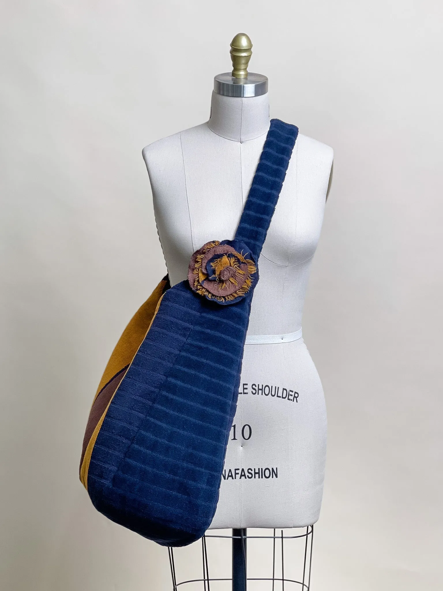HORSESHOE BAG #5 (DESIGNER)