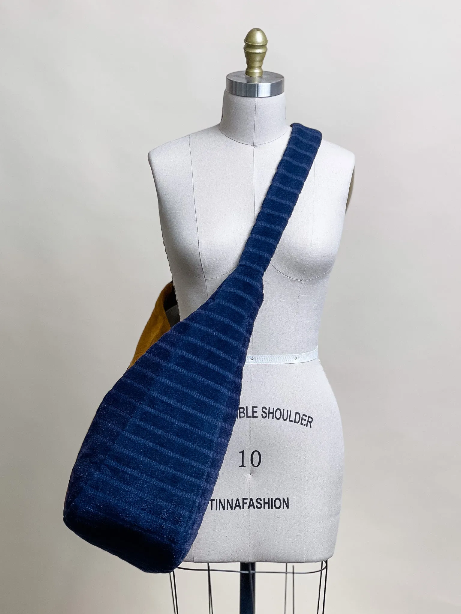 HORSESHOE BAG #5 (DESIGNER)