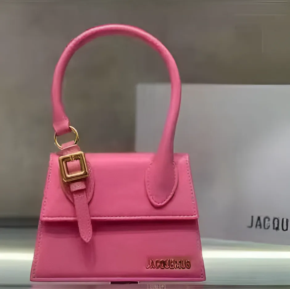 Jacquemus Le Chiquito Moyen Smooth Leather Tote Bag With Buckle