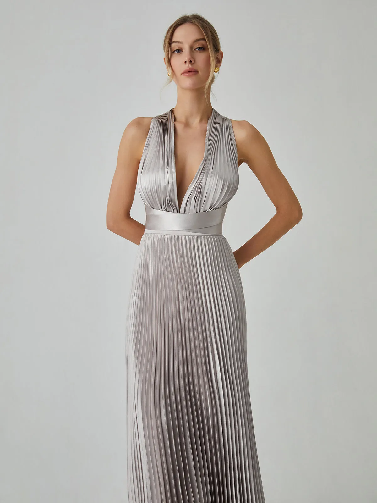 Knotted Halter Graceful Pleated Long Dress