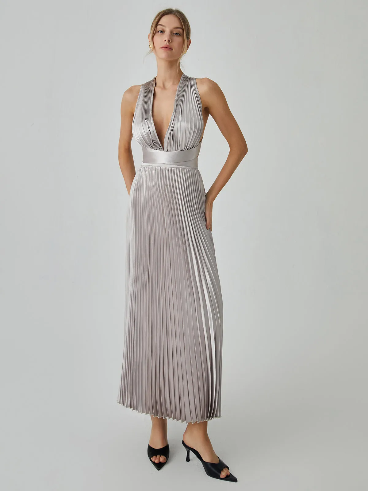 Knotted Halter Graceful Pleated Long Dress