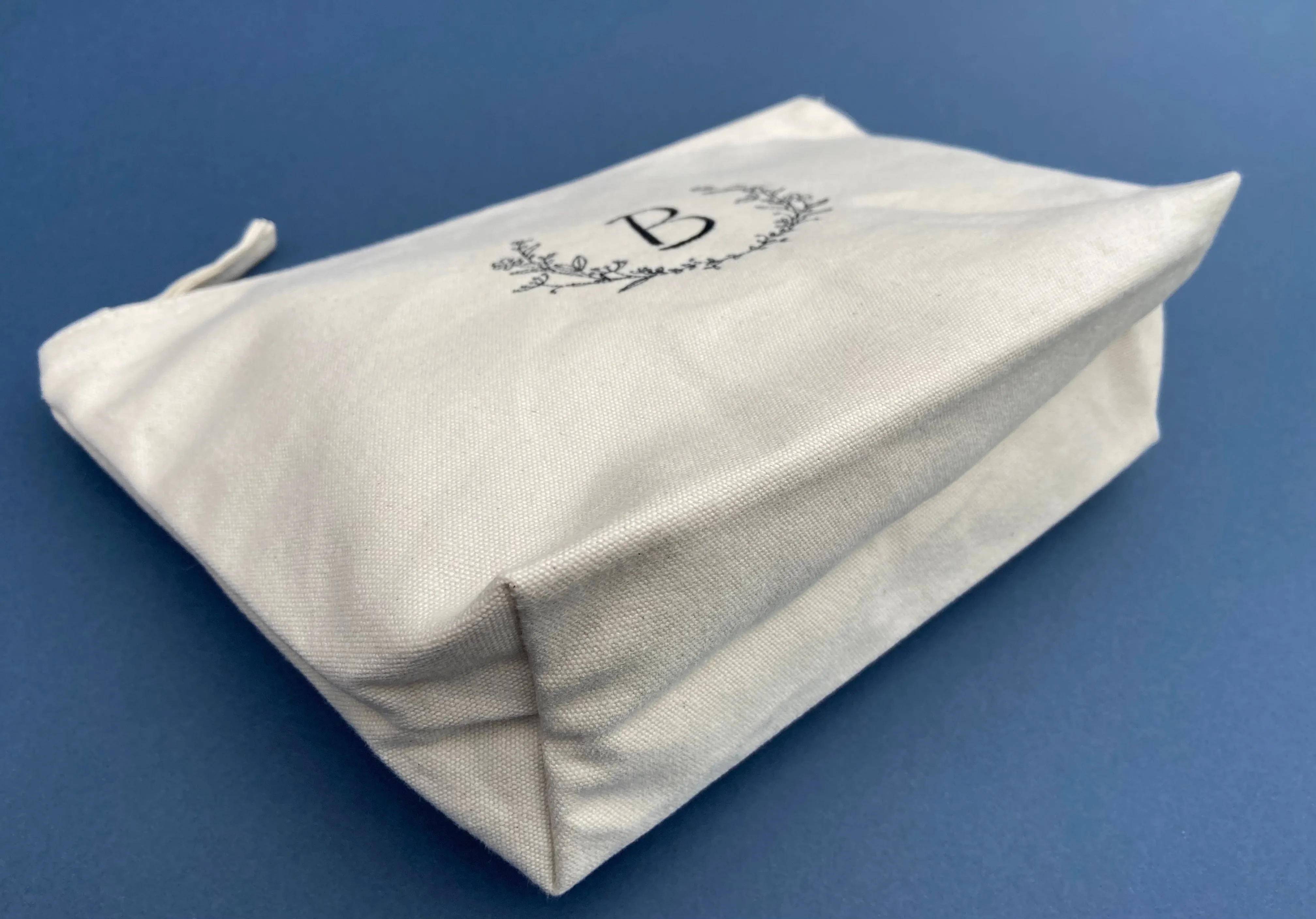 Letter Wreath Makeup Bag