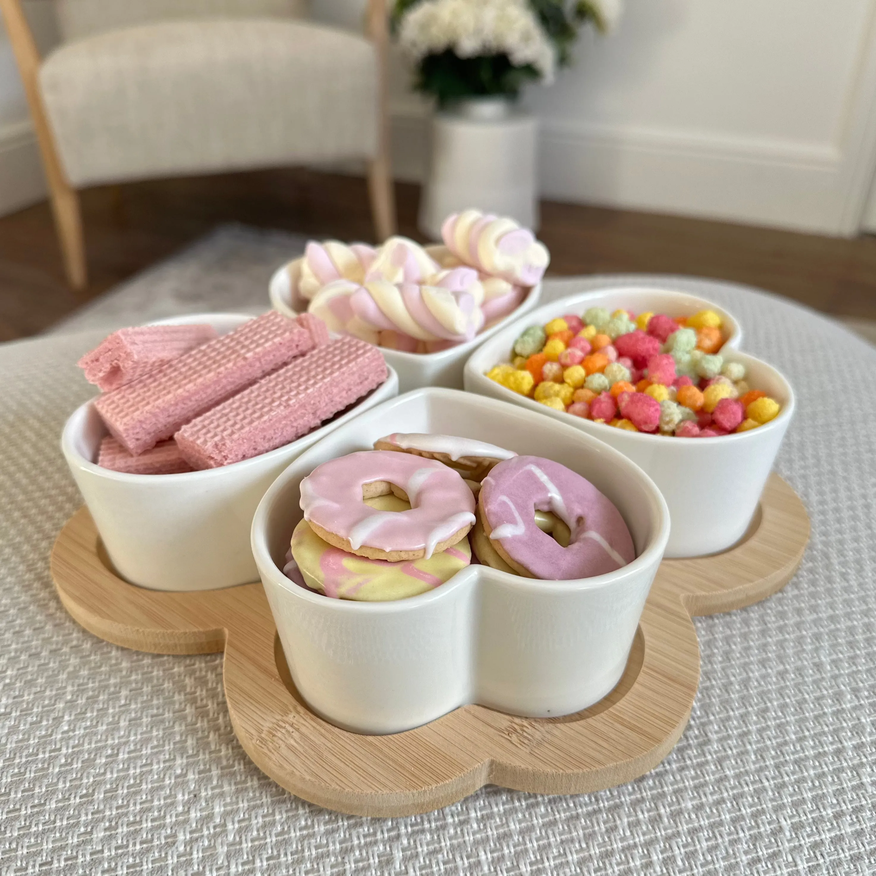 Love Heart Shaped Set of 4 Snacking Bowls and Tray