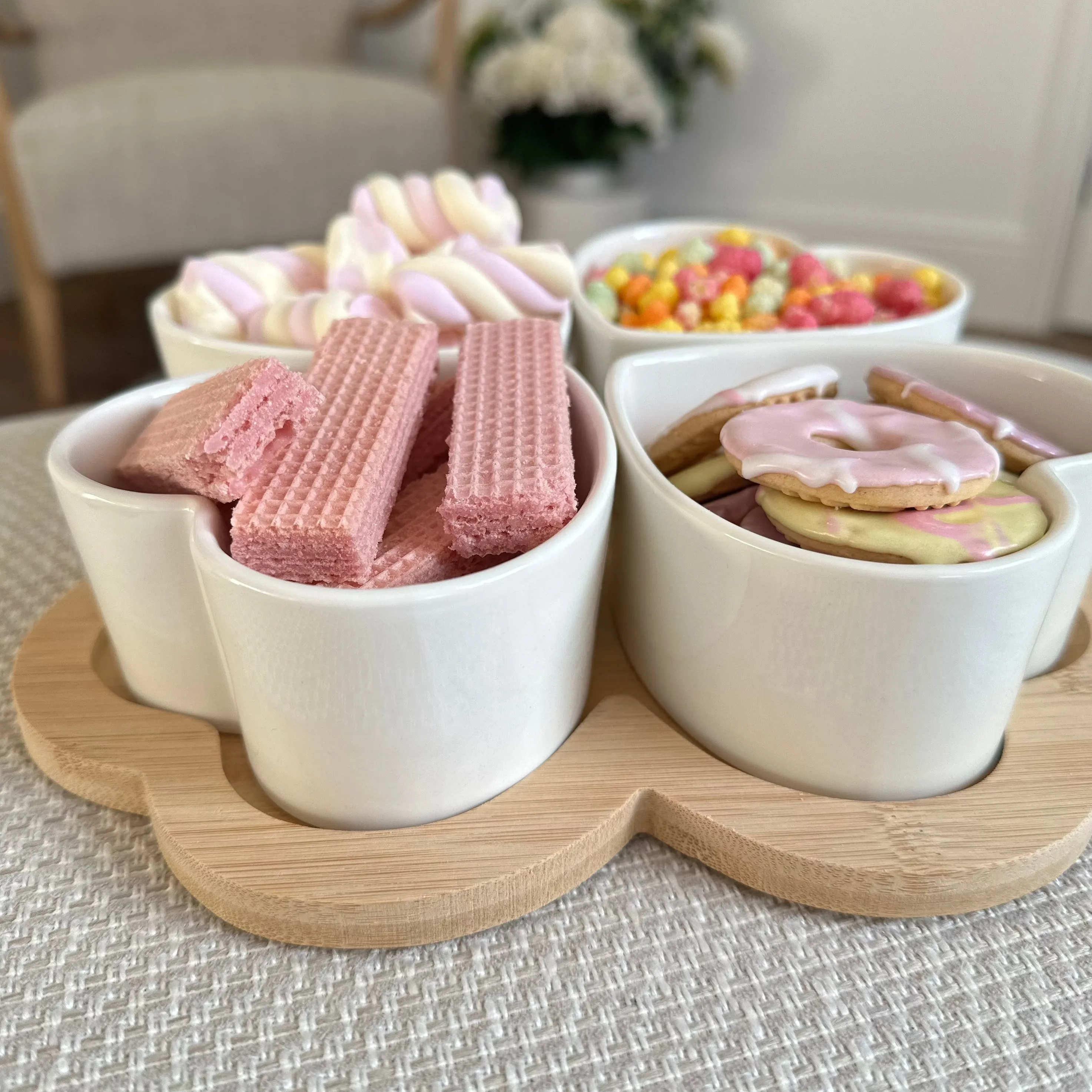 Love Heart Shaped Set of 4 Snacking Bowls and Tray