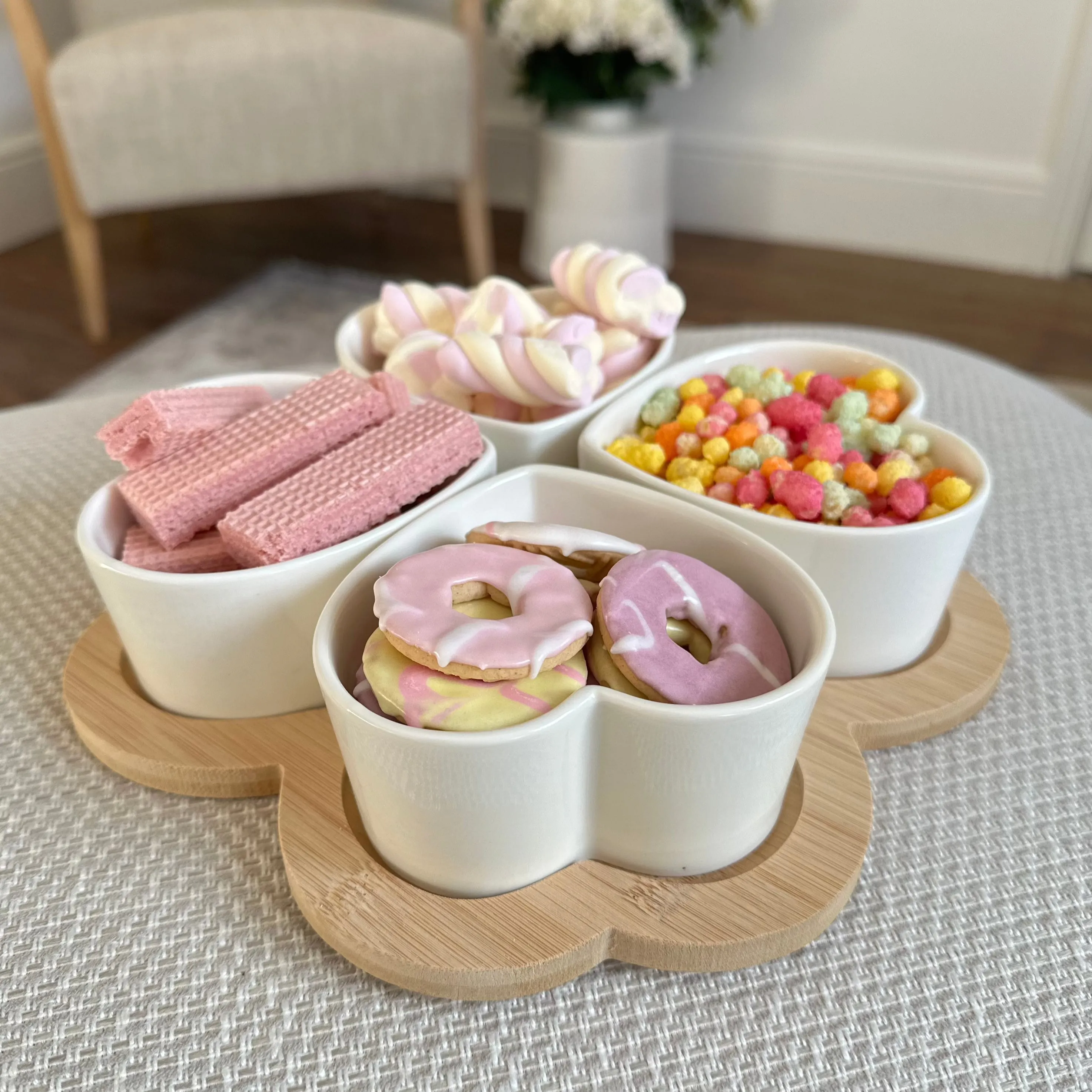 Love Heart Shaped Set of 4 Snacking Bowls and Tray