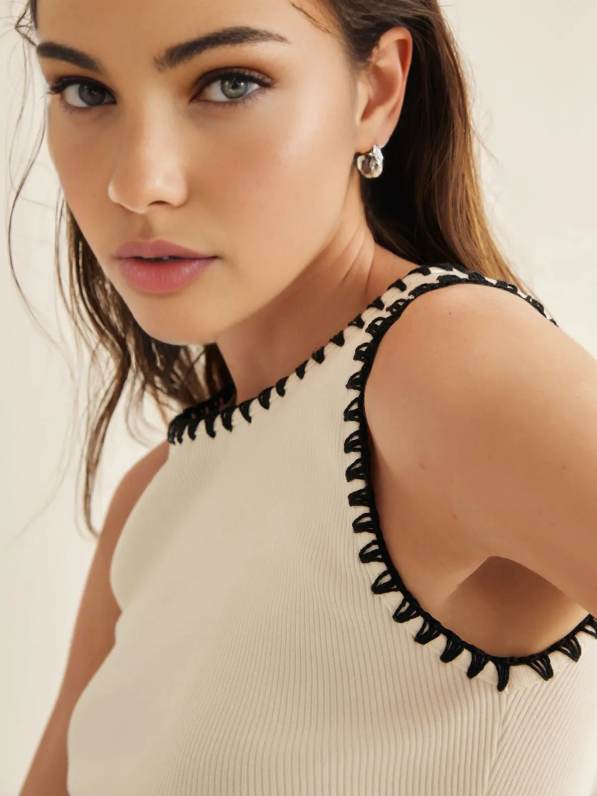 Minimalism Contrast Graceful Trim Sweater Vest