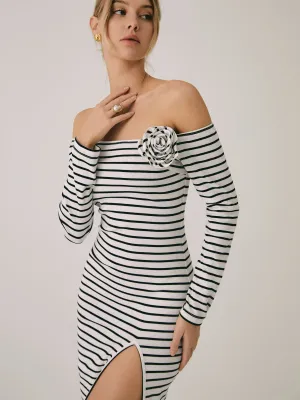 Off-Shoulder Rosette Graceful Split Midi Dress