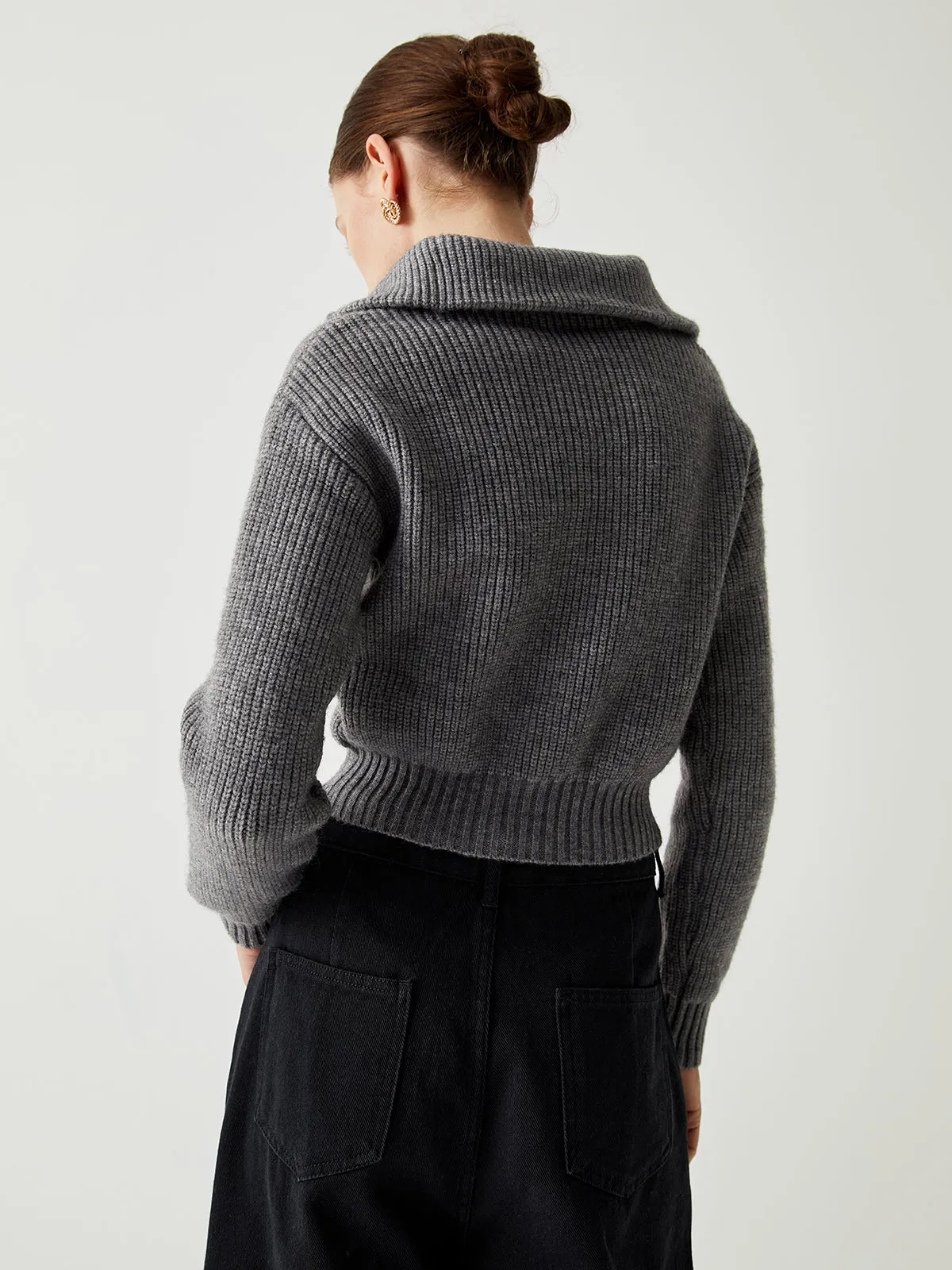 Open Collar Graceful Zippered Sweater