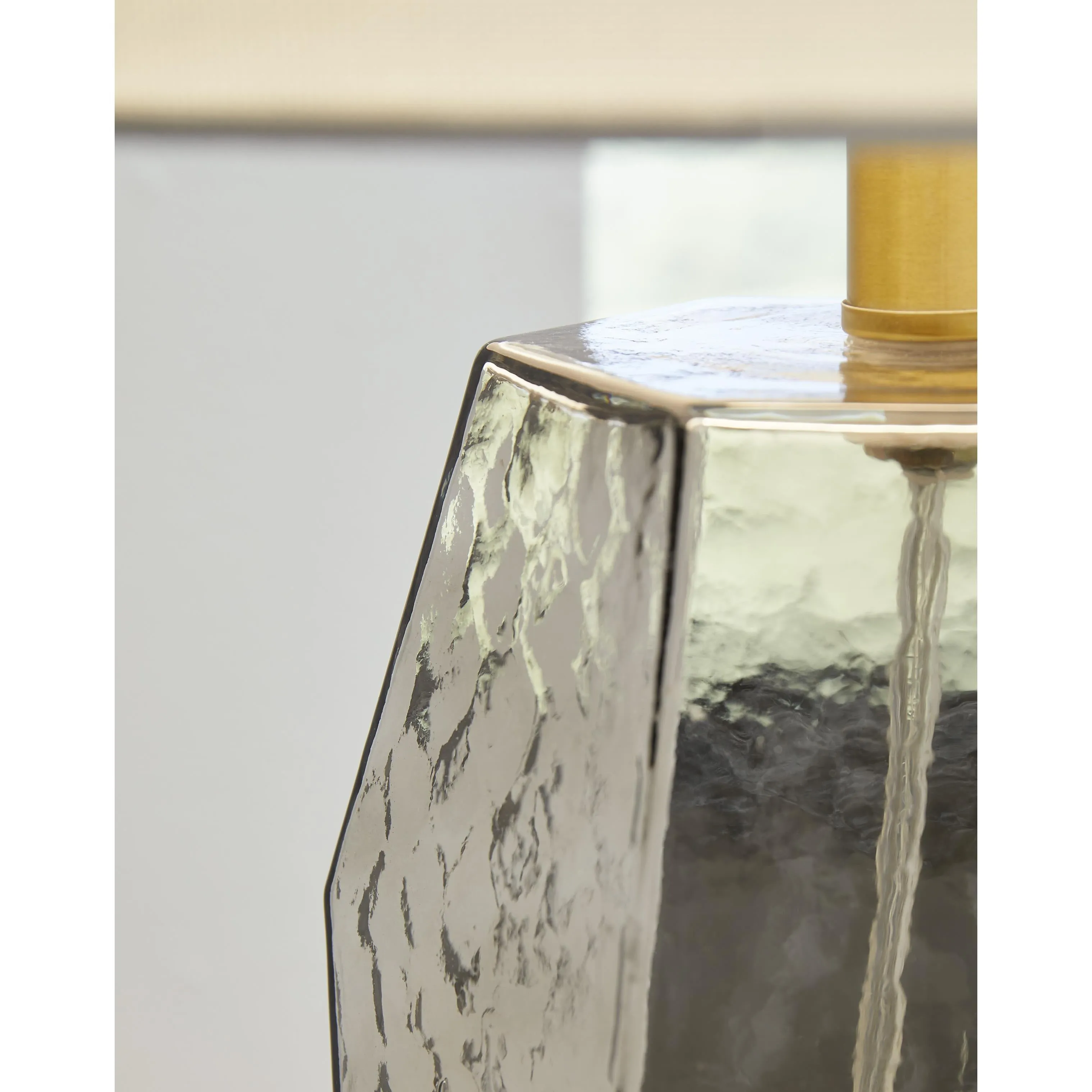Signature Design by Ashley Taylow Table Lamp L430794