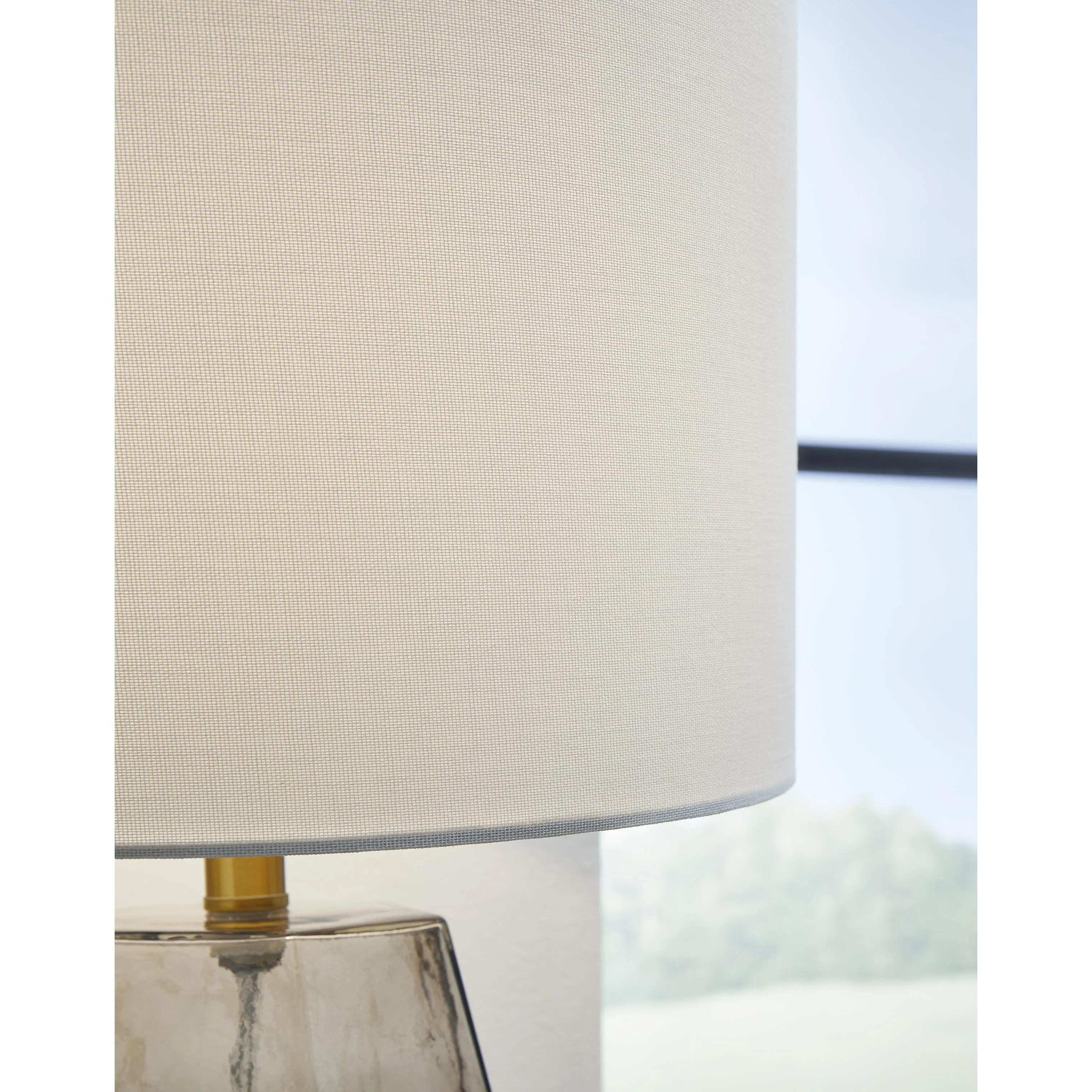 Signature Design by Ashley Taylow Table Lamp L430794