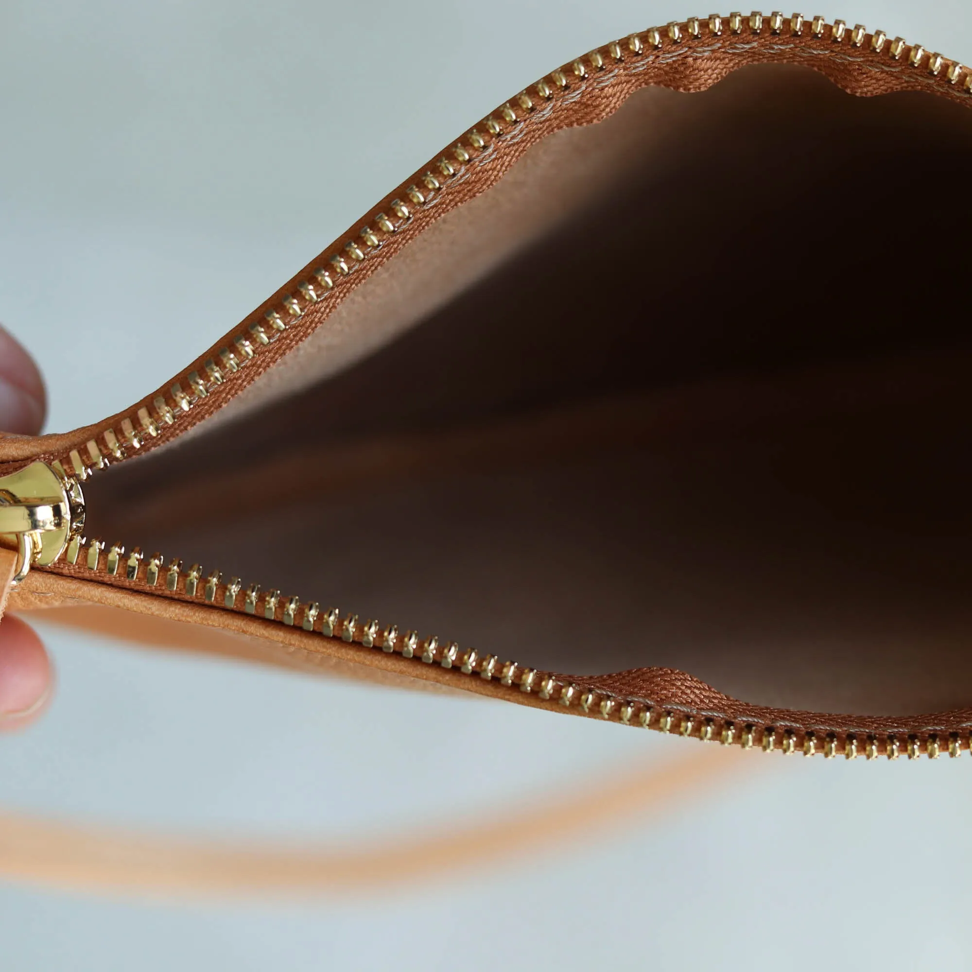 Small Leather Crossbody Clutch Bag - Tan Pebble