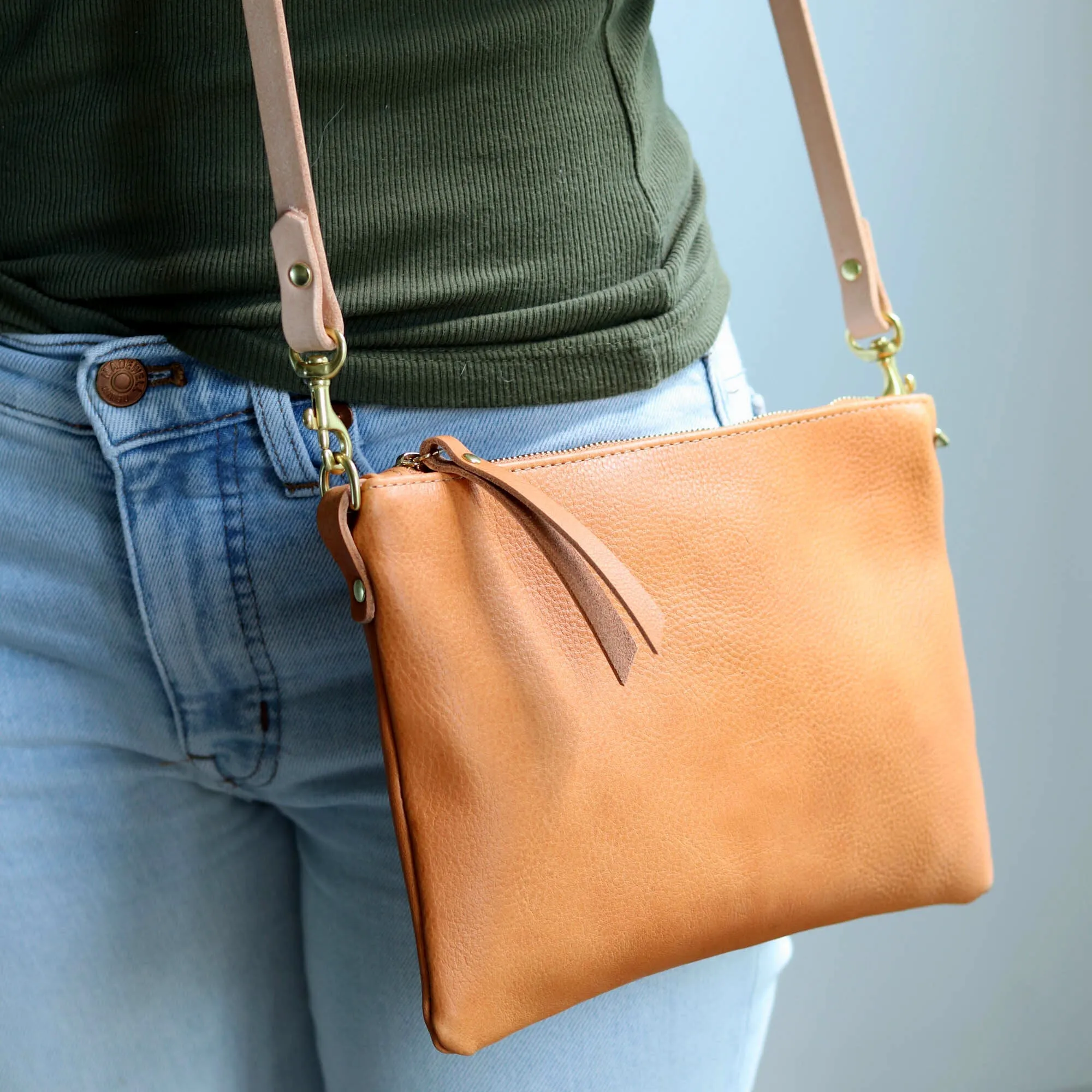 Small Leather Crossbody Clutch Bag - Tan Pebble