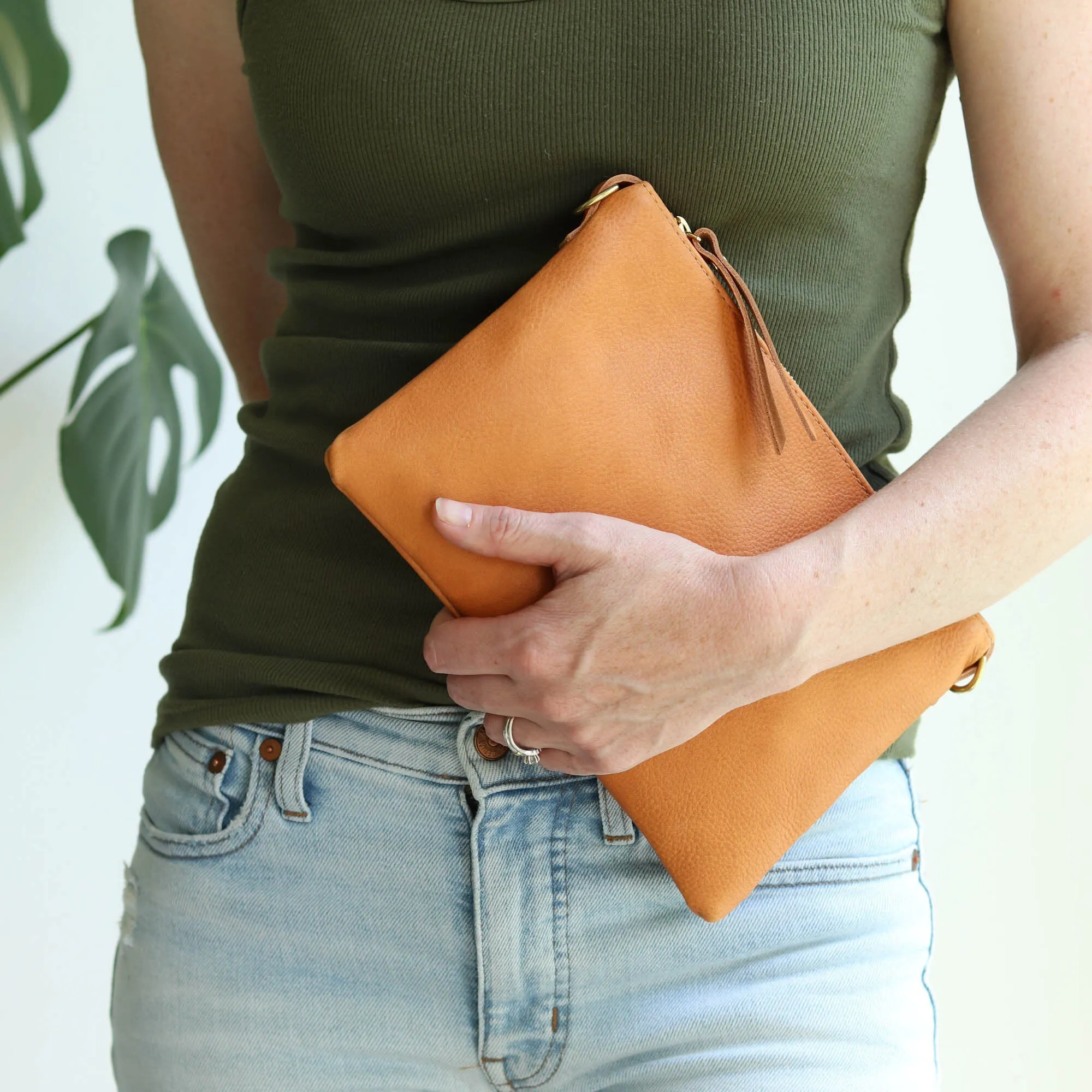 Small Leather Crossbody Clutch Bag - Tan Pebble