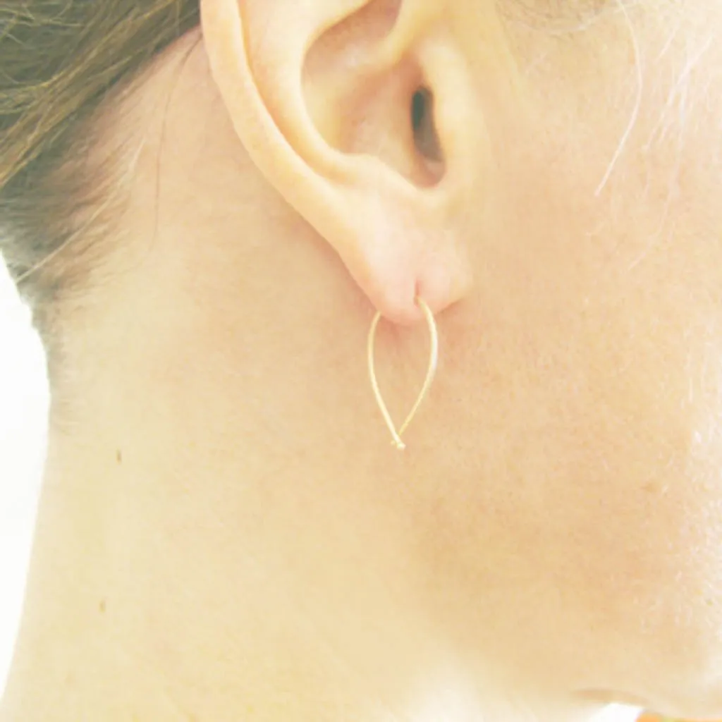 Small Ribbon Hoop in 14ct gold - Carla Caruso