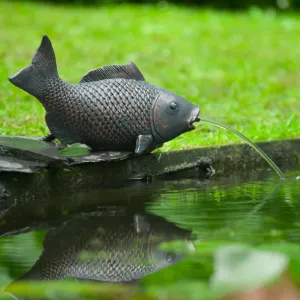 Ubbink Spitter Garden Fountain Fish - Elegant Outdoor Water Feature for Ponds