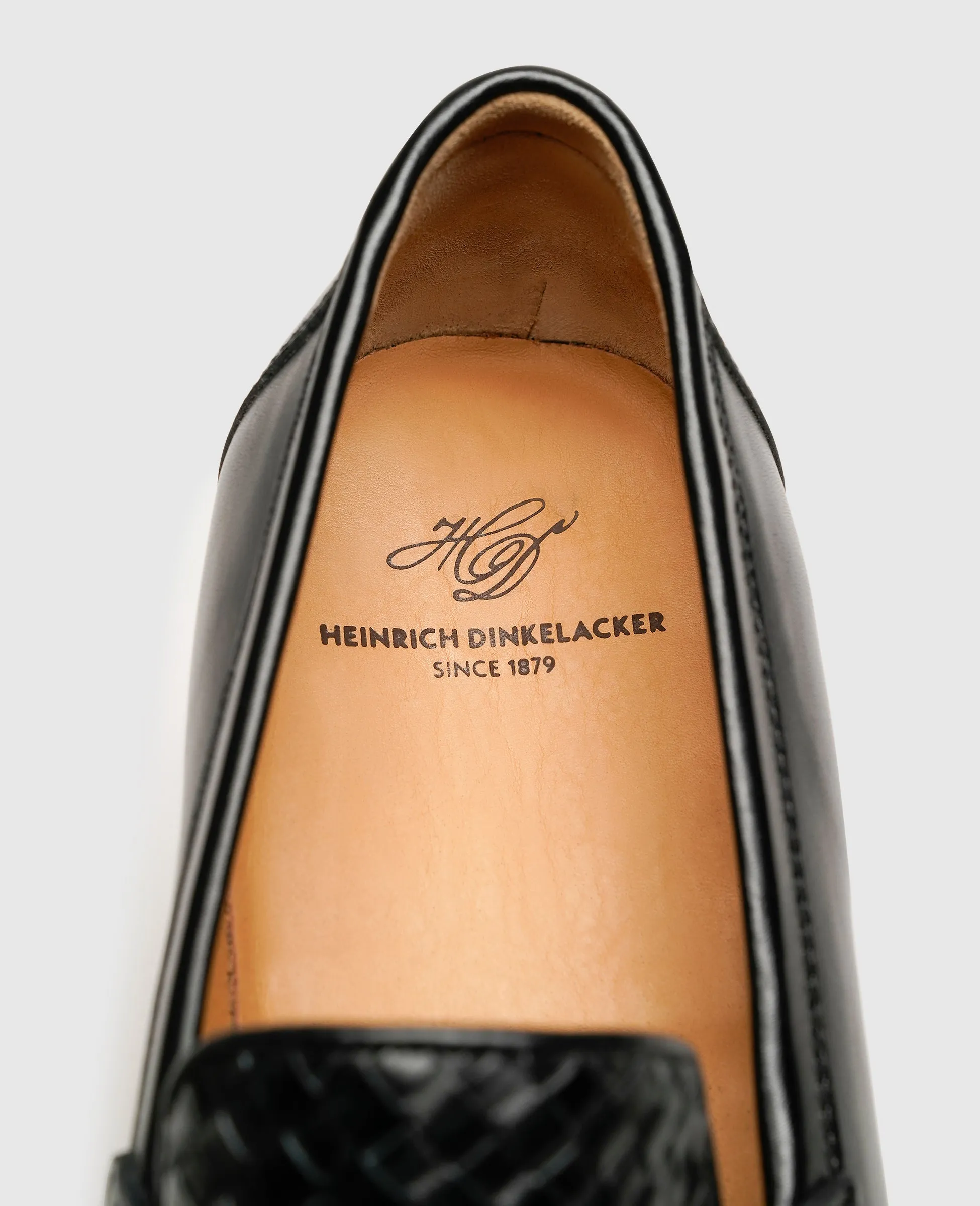 Wien Plain AC - Black